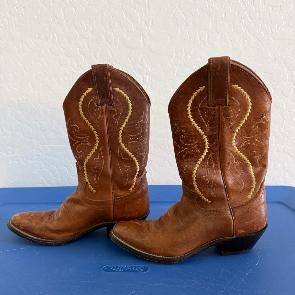 Women’s Justin cowgirl boots
